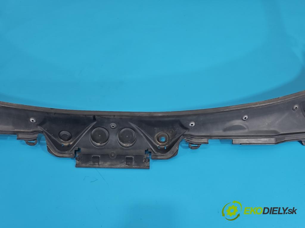 Bmw 3 F30 2011-2018 2.0d 184hp manual 135 kW 1995 cm3 5- torpédo 7258177 (Torpédo (plast pod čelným sklom))