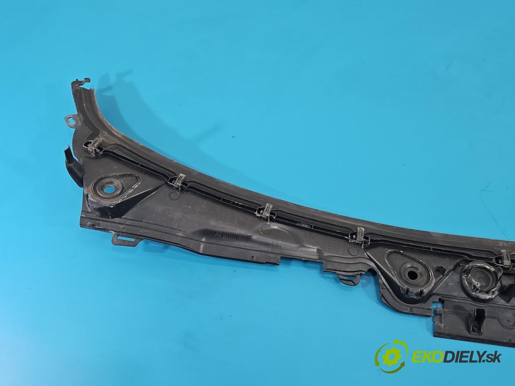 Bmw 3 F30 2011-2018 2.0d 184hp manual 135 kW 1995 cm3 5- torpédo 7258177 (Torpédo (plast pod čelným sklom))