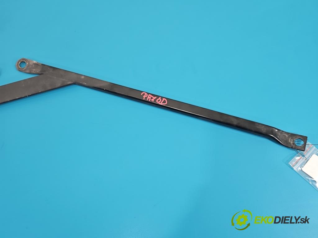 Bmw 3 F30 2011-2018 2.0d 184 hp manual 135 kW 1995 cm3 5- podpéra