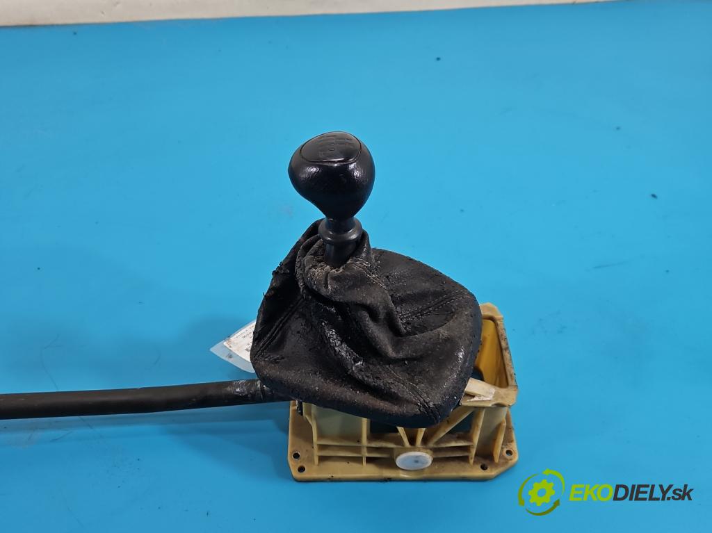 Daewoo Lanos 1.4 8v 75 HP manual 55 kW 1349 cm3 5- Páka: Změny: stupeň,rýchlosť  (Rýchlostná páka (kulisa))