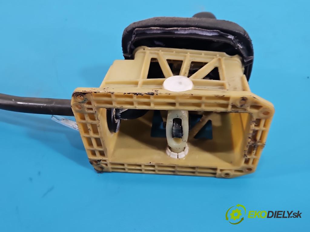 Daewoo Lanos 1.4 8v 75 HP manual 55 kW 1349 cm3 5- Páka: Změny: stupeň,rýchlosť  (Rýchlostná páka (kulisa))