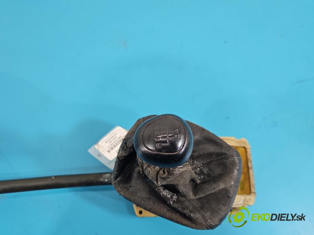 Daewoo Lanos 1.4 8v 75 HP manual 55 kW 1349 cm3 5- Páka: Změny: stupeň,rýchlosť  (Rýchlostná páka (kulisa))