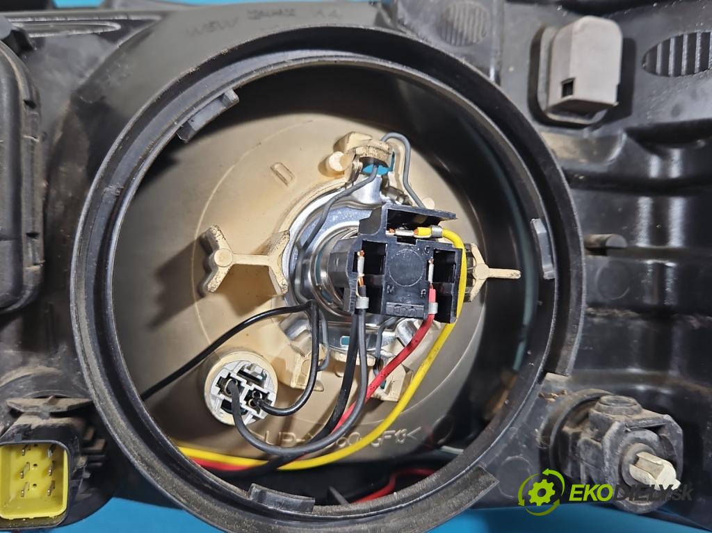 Land rover Freelander I 1998-2006 1.8 16v 120 hp manual 88 kW 1796 cm3 3- světlo pravý  (Pravé přední světlo)