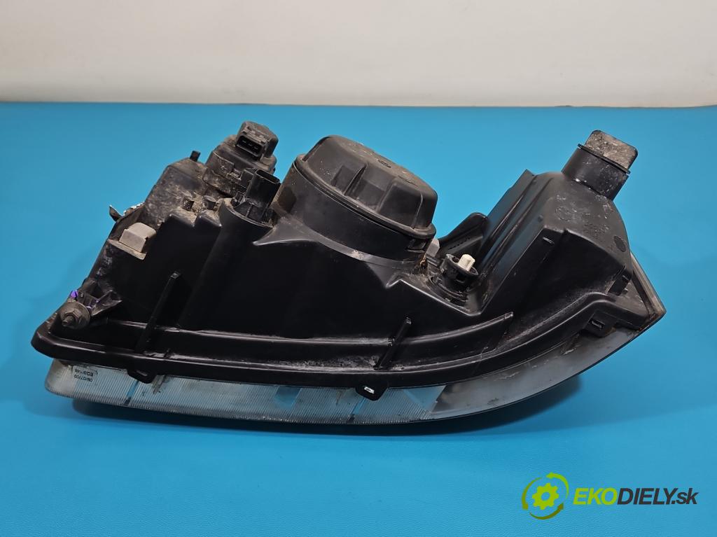 Land rover Freelander I 1998-2006 1.8 16v 120 hp manual 88 kW 1796 cm3 3- světlo pravý  (Pravé přední světlo)