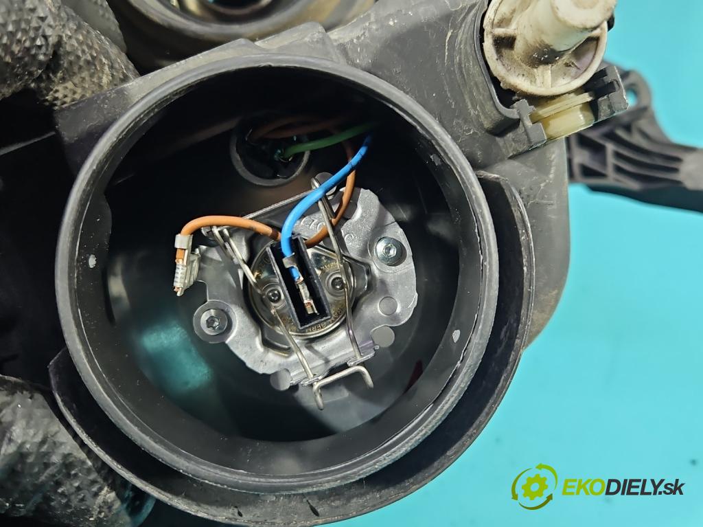 Opel Meriva A 2002-2010 1.7 dti 75 HP manual 55 kW 1686 cm3 5- Reflektor: pravý  (Svetlo predné pravé)