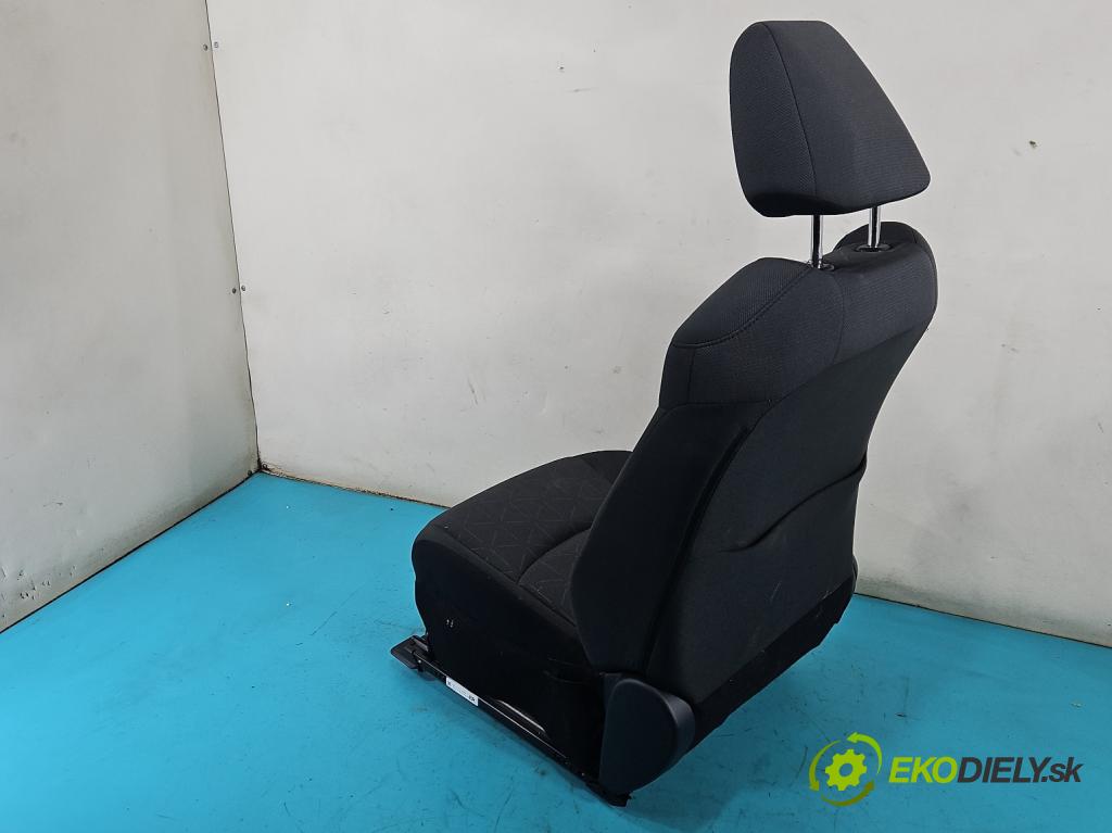 Toyota Rav4 V 2018- 2.5 hybrid 178HP: automatic 131 kW 2487 cm3 5- Sedačka pravý  (Sedadlo)