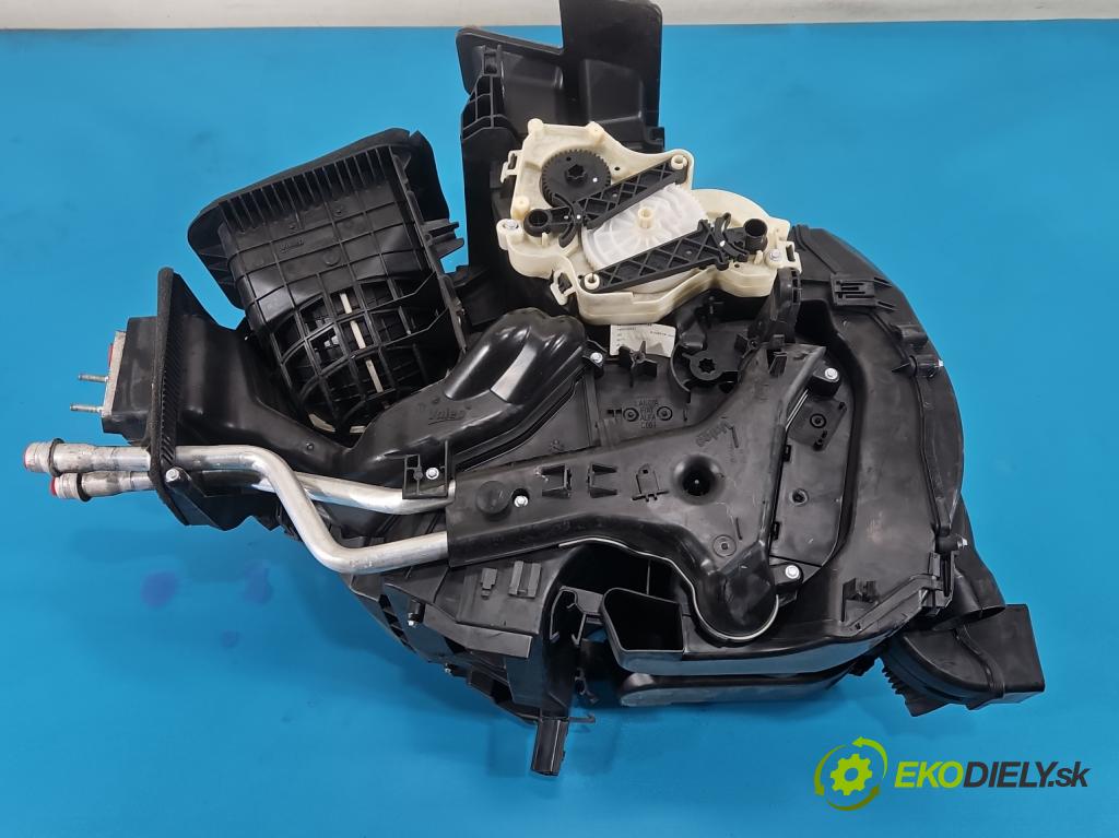 Alfa romeo Giulietta 1.4 T 170 hp manual 125 kW 1368 cm3 5- radiátor T1025917J (Radiátor topení)