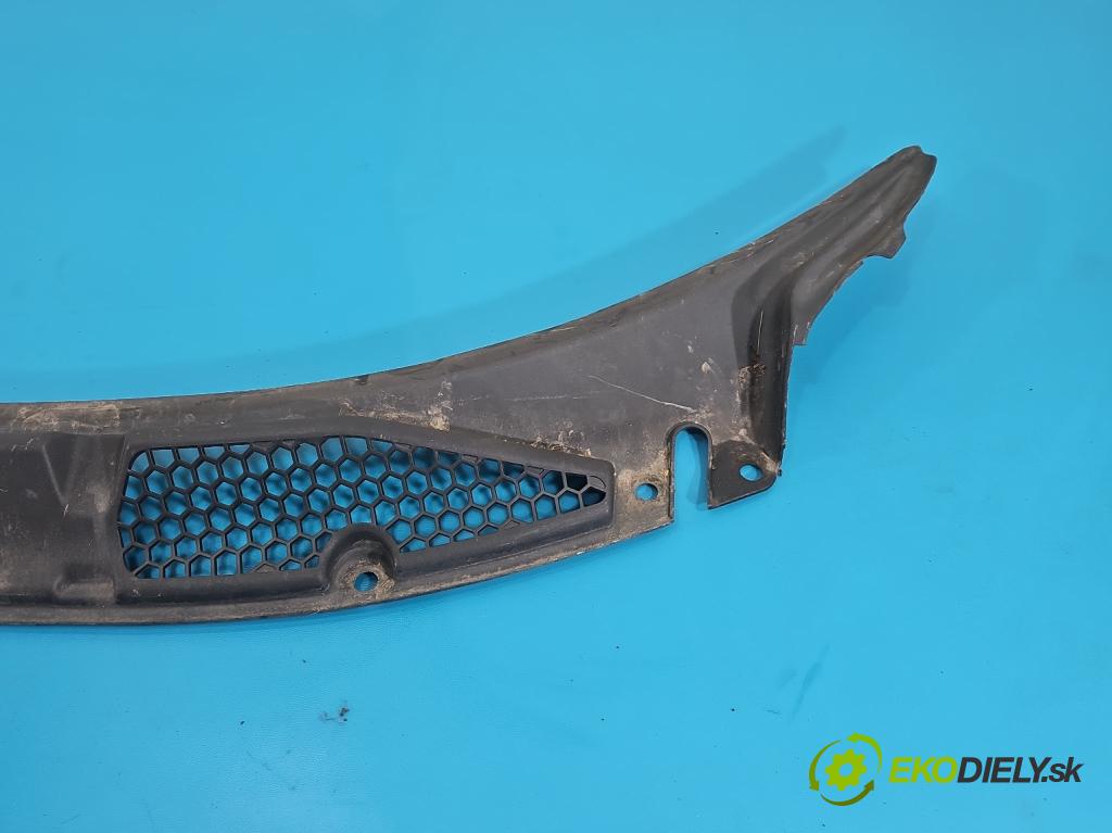 Alfa romeo Giulietta 1.4 T 170 HP manual 125 kW 1368 cm3 5- torpédo 50513405 (Torpédo (plast pod čelným sklom))