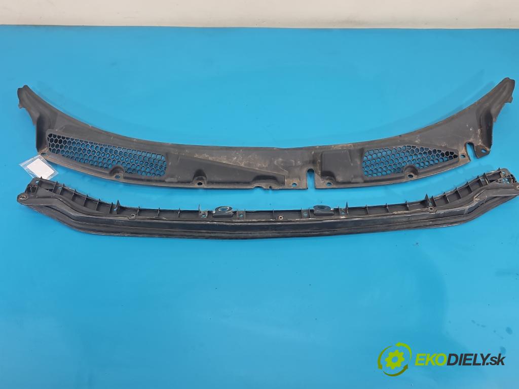 Alfa romeo Giulietta 1.4 T 170 HP manual 125 kW 1368 cm3 5- torpédo 50513405 (Torpédo (plast pod čelným sklom))