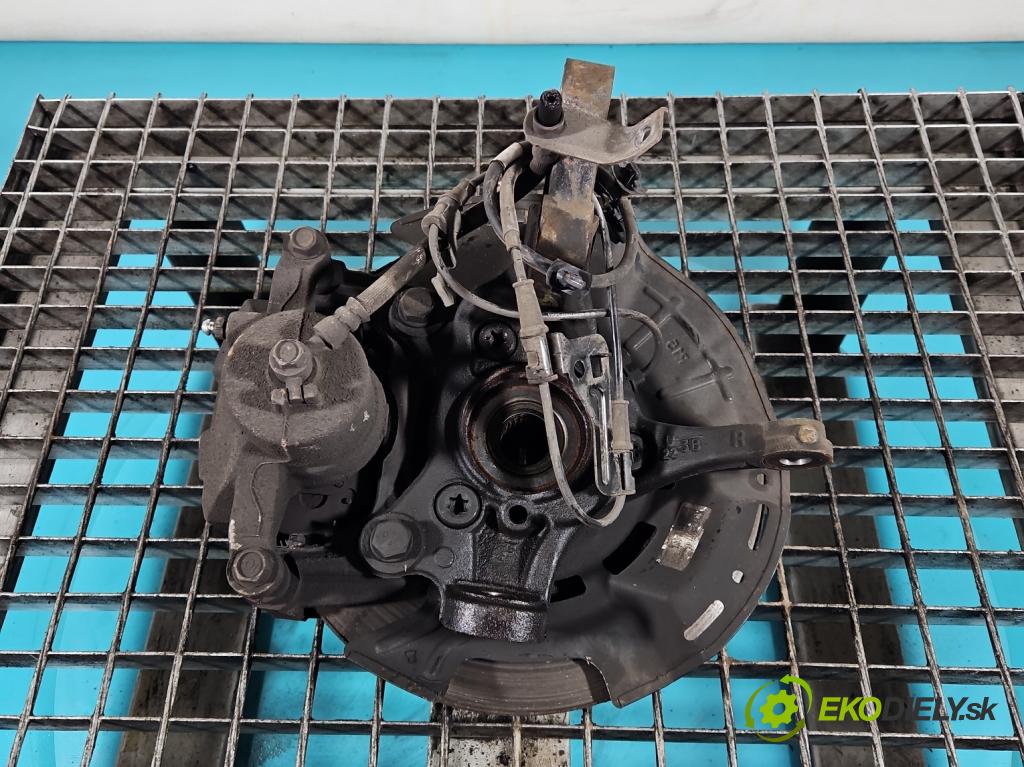 Hyundai I30 III 2016- 1.5 DPI 16V 110 hp manual 80.9 kW 1498 cm3 5- náboj pravé  (Náboj kola)