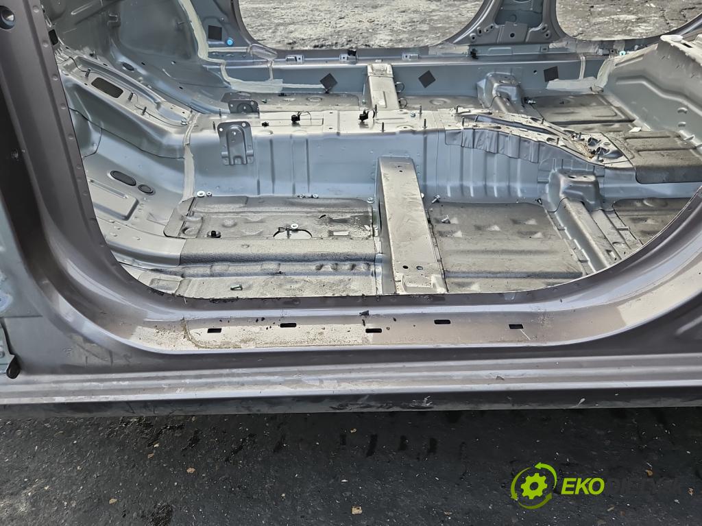 Hyundai I30 III 2016- 1.5 DPI 16V 110 hp manual 80.9 kW 1498 cm3 5- práh levý  (Karoserie ostatní)