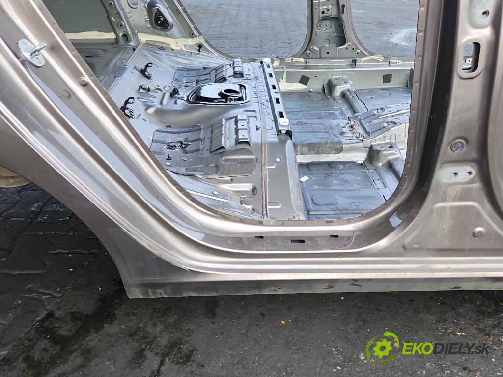 Hyundai I30 III 2016- 1.5 DPI 16V 110 hp manual 80.9 kW 1498 cm3 5- práh pravý  (Karoserie ostatní)