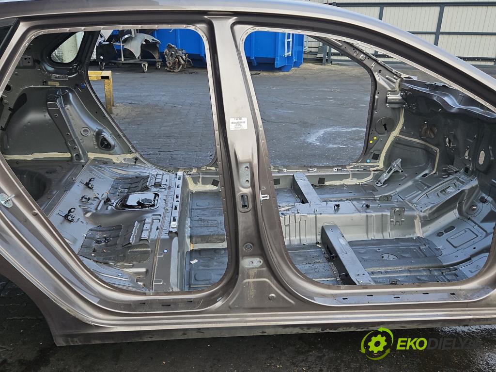 Hyundai I30 III 2016- 1.5 DPI 16V 110 hp manual 80.9 kW 1498 cm3 5- práh pravý  (Karoserie ostatní)