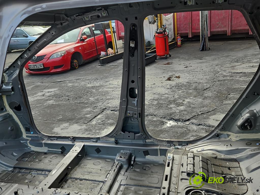 Hyundai I30 III 2016- 1.5 DPI 16V 110 hp manual 80.9 kW 1498 cm3 5- práh pravý  (Karoserie ostatní)