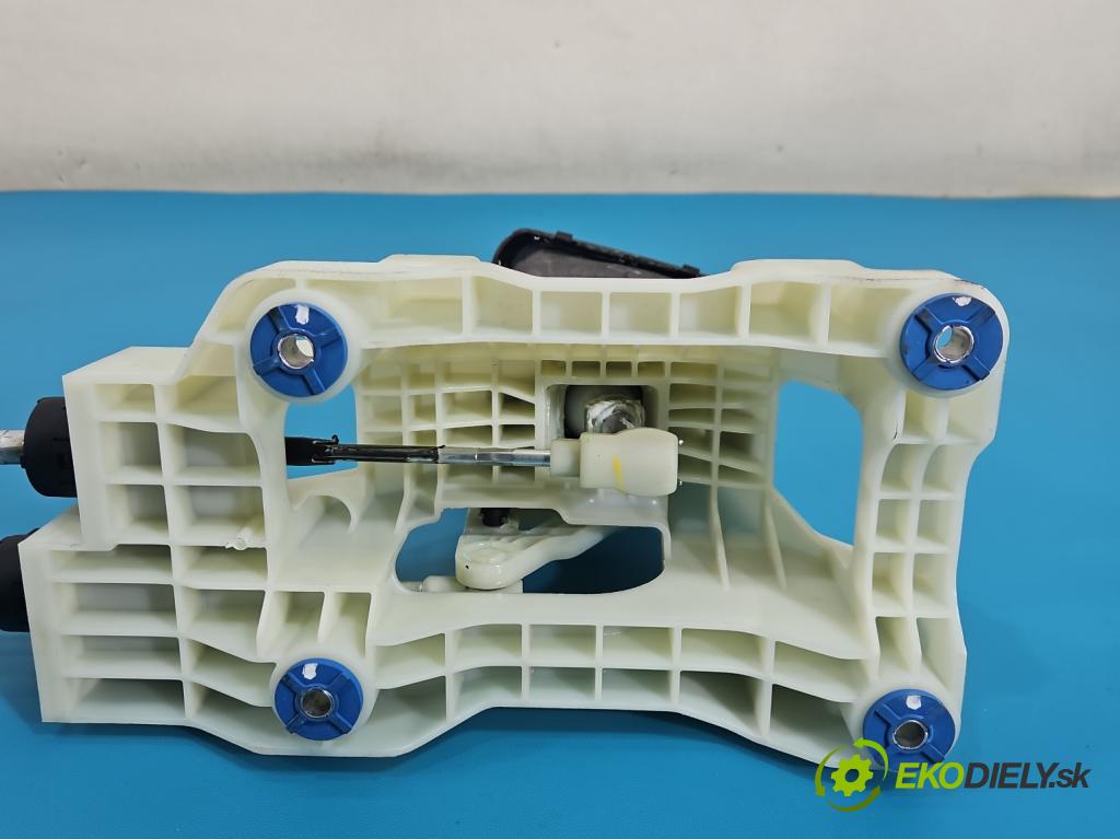 Hyundai I30 III 2016- 1.5 DPI 16V 110 HP manual 80.9 kW 1498 cm3 5- Páka: Změny: stupeň,rýchlosť 43700-04120TUQ (Rýchlostná páka (kulisa))