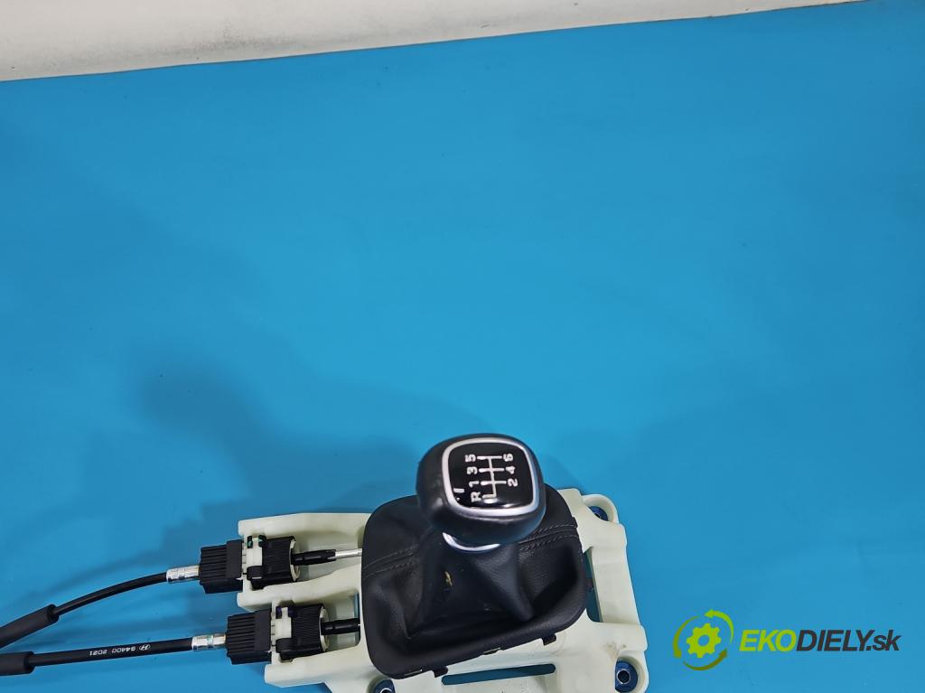 Hyundai I30 III 2016- 1.5 DPI 16V 110 HP manual 80.9 kW 1498 cm3 5- Páka: Změny: stupeň,rýchlosť 43700-04120TUQ (Rýchlostná páka (kulisa))