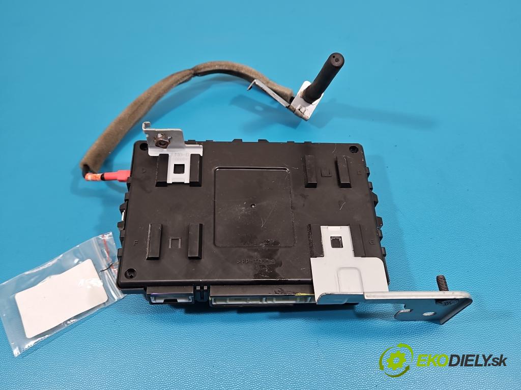 Hyundai I30 III 2016- 1.5 DPI 16V 110 HP manual 80.9 kW 1498 cm3 5- riadiaca jednotka komfortu 954A0-G4025