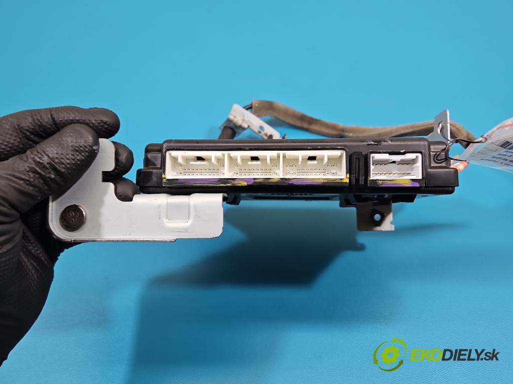 Hyundai I30 III 2016- 1.5 DPI 16V 110 HP manual 80.9 kW 1498 cm3 5- riadiaca jednotka komfortu 954A0-G4025