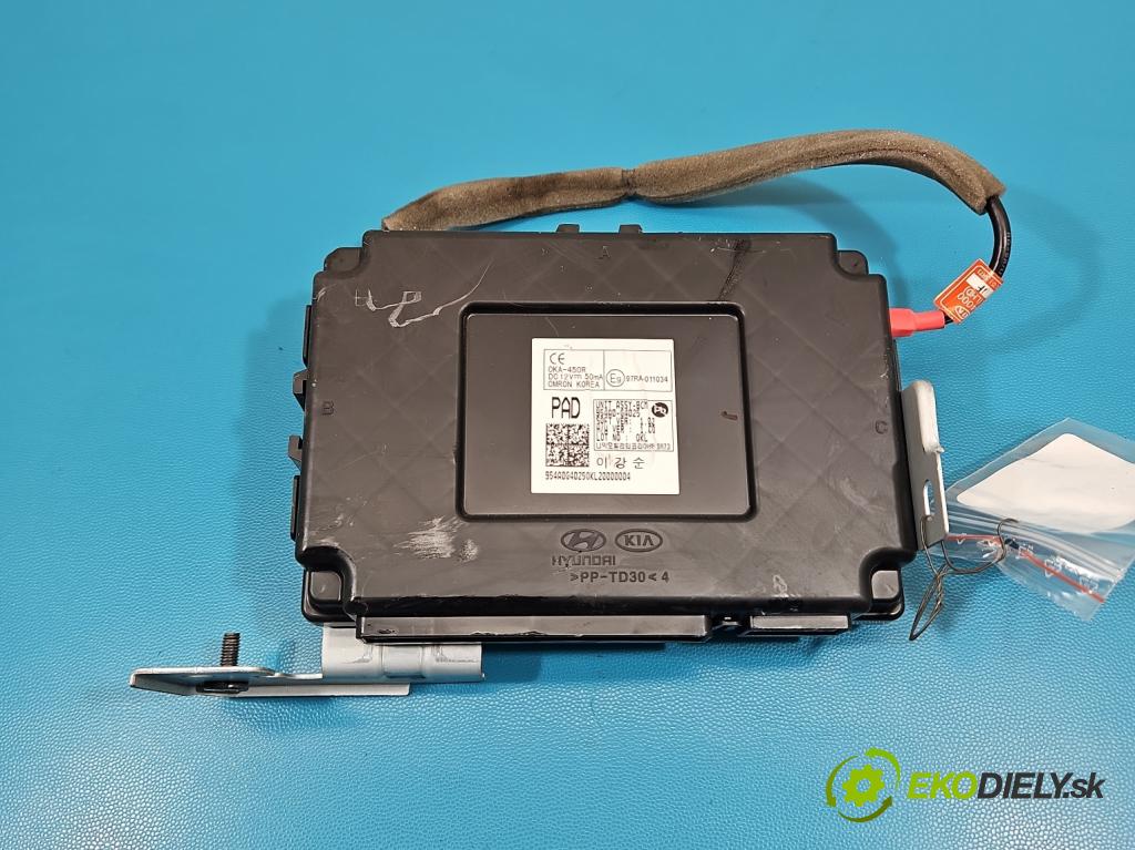 Hyundai I30 III 2016- 1.5 DPI 16V 110 HP manual 80.9 kW 1498 cm3 5- riadiaca jednotka komfortu 954A0-G4025