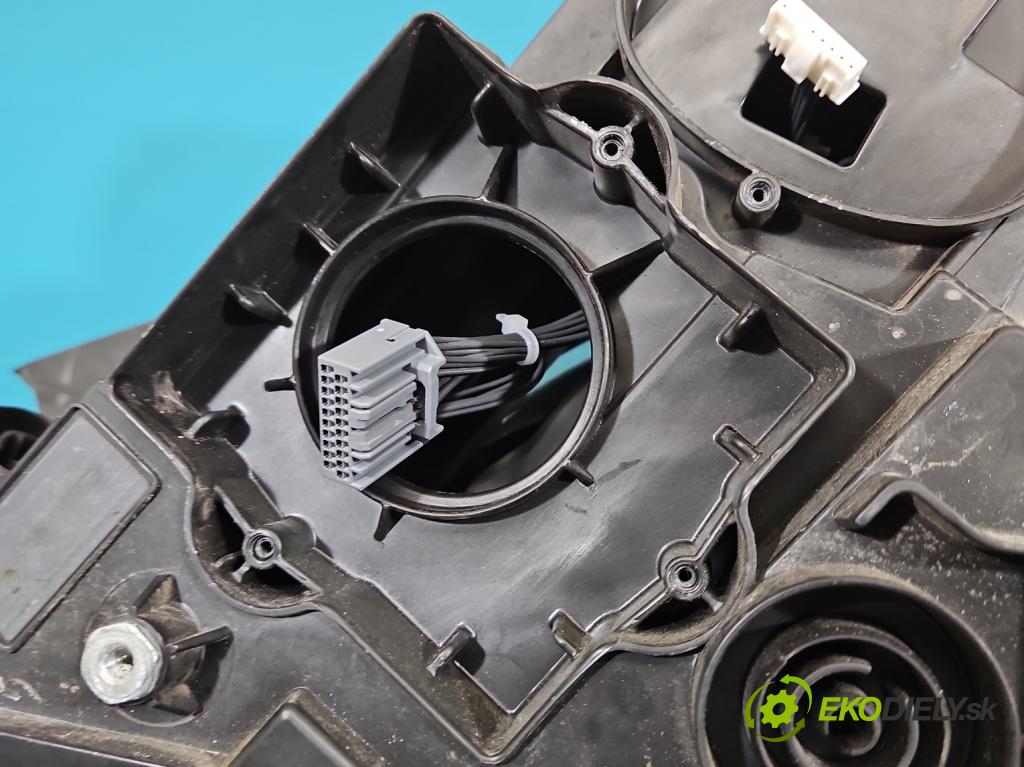 Maserati Quattroporte VI 13- 3.0 V6 automatic 301 kW 2979 cm3 4- Reflektor: pravý 00670104198 (Svetlo predné pravé)