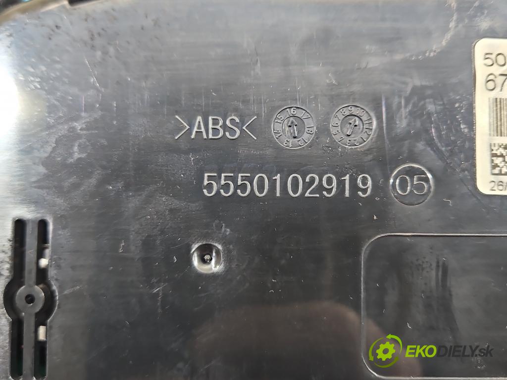 Maserati Quattroporte VI 13- 3.0 V6 automatic 301 kW 2979 cm3 4- prístrojovka/ budíky 670100133 (Prístrojová doska)