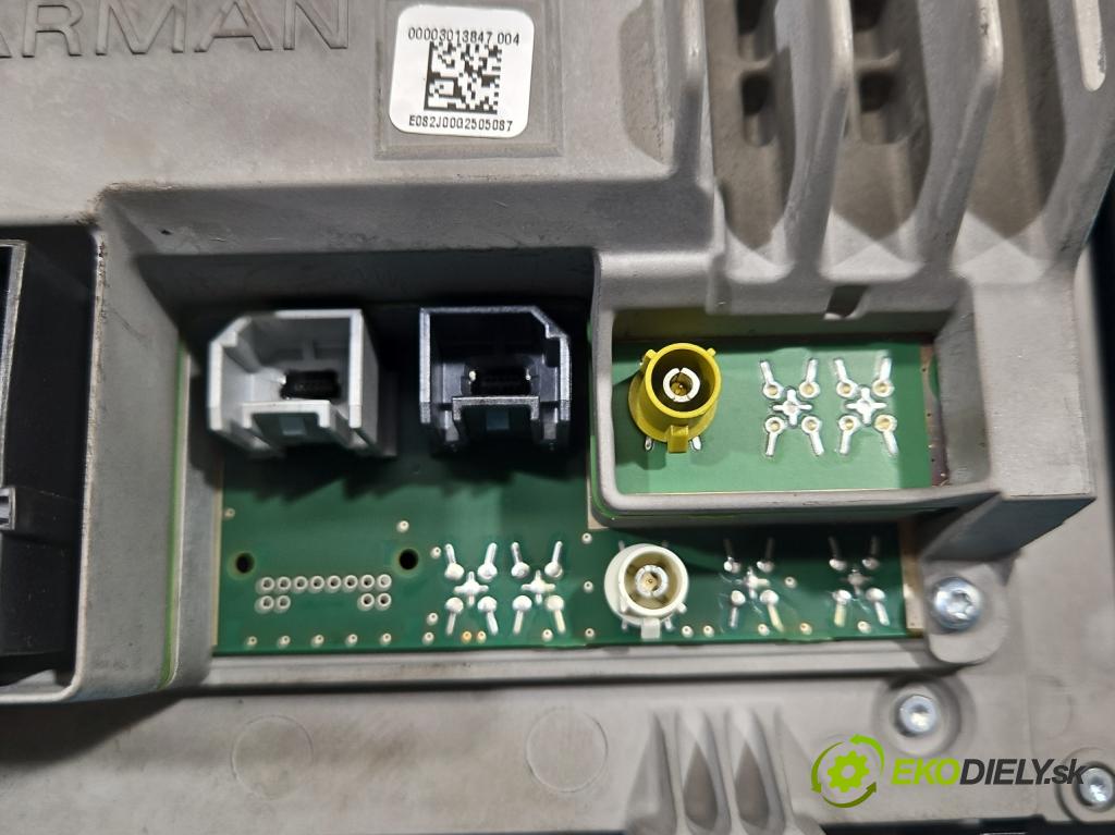 Maserati Quattroporte VI 13- 3.0 V6 automatic 301 kW 2979 cm3 4- Zobrazit: 670100905 (Prístrojová doska)