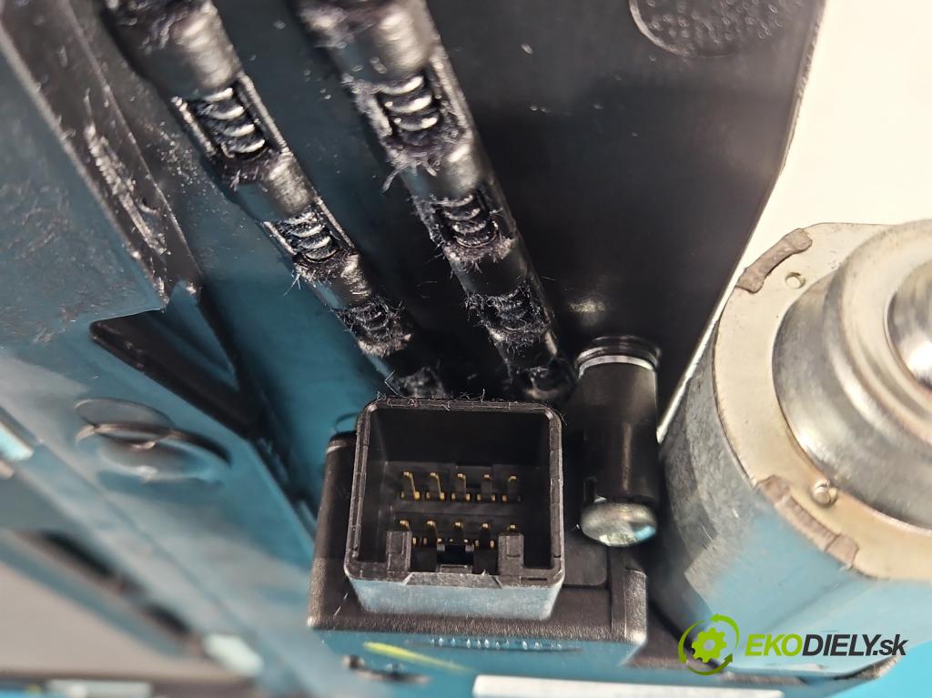 Maserati Quattroporte VI 13- 3.0 V6 automatic 301 kW 2979 cm3 4- Střešní okno: 06700446370 (Sklo karoserie)