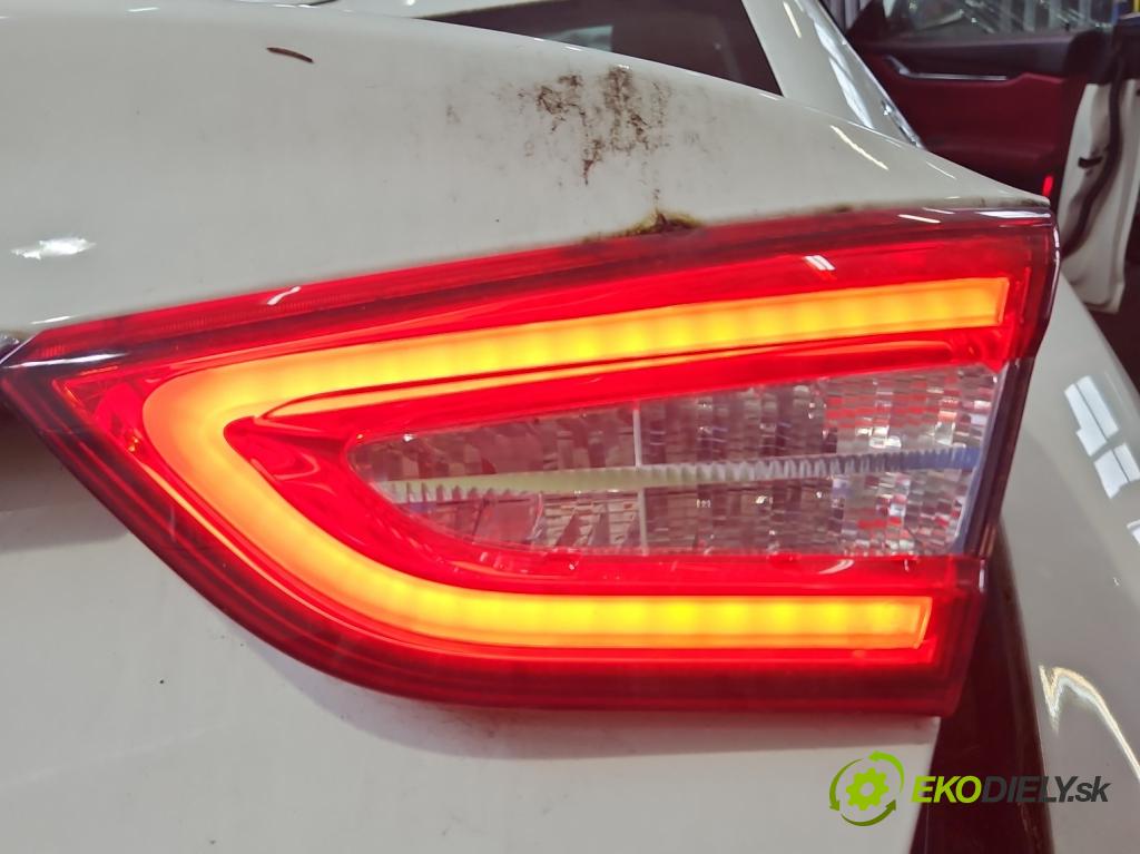 Maserati Quattroporte VI 13- 3.0 V6 automatic 301 kW 2979 cm3 4- svetlo / reflektor zadné pravé 670009228 (Kľučka dverí ostatné)
