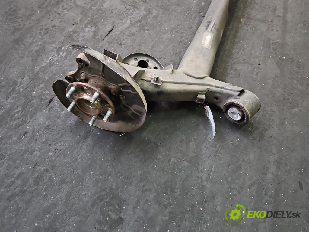 Hyundai I30 III 2016- 1.5 DPI 16V 110 hp manual 80.9 kW 1498 cm3 5- zadní výztuha  (Zadní výztuha)