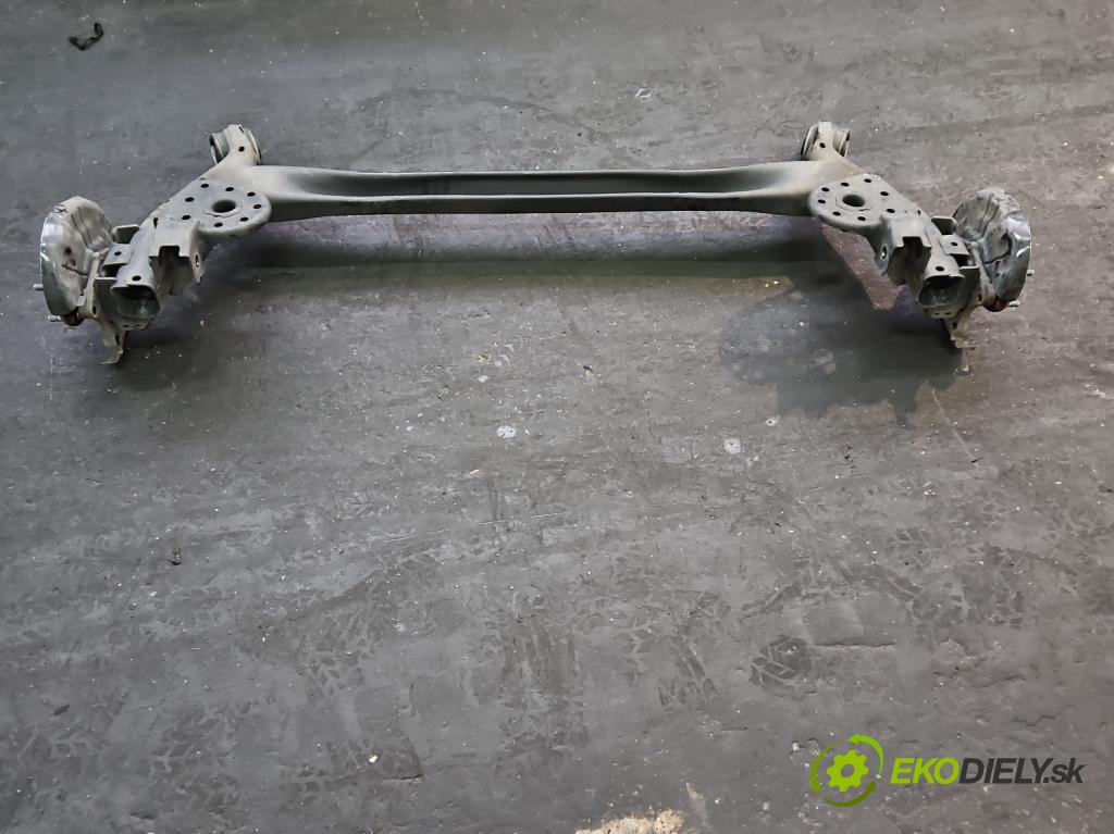 Hyundai I30 III 2016- 1.5 DPI 16V 110 hp manual 80.9 kW 1498 cm3 5- zadní výztuha  (Zadní výztuha)