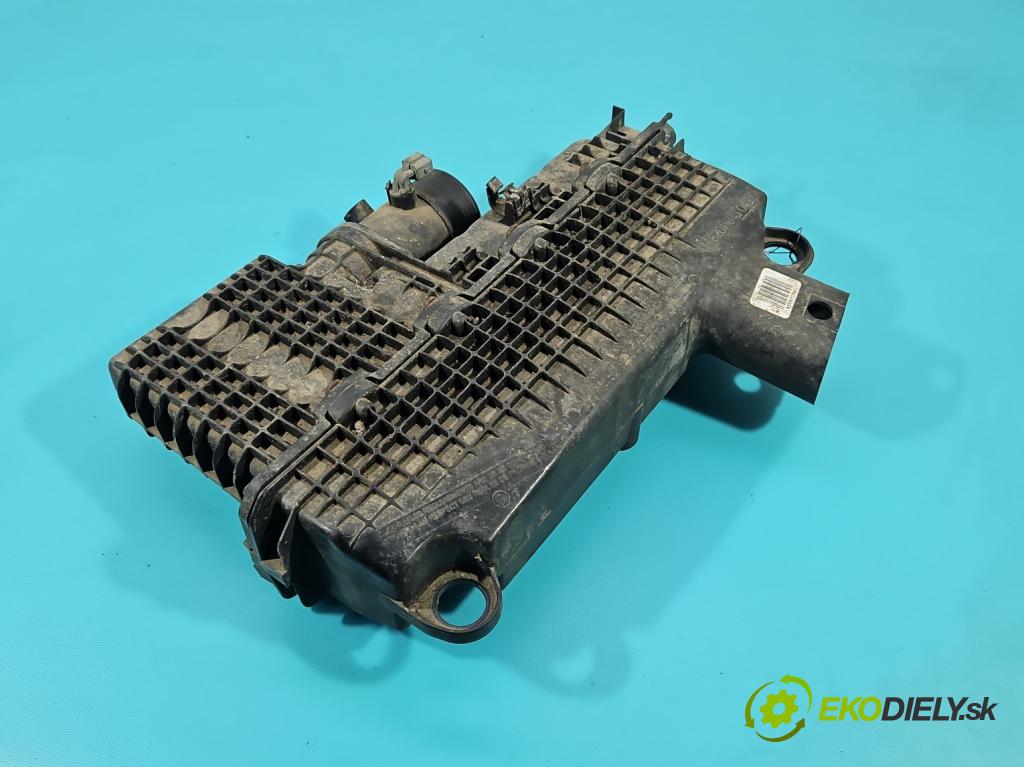 Renault Twingo II 2007-2014 1.5 dci 64 HP manual 47 kW 1461 cm3 3- obal filtra vzduchu 8200977794 (Obal vzduchového filtra)