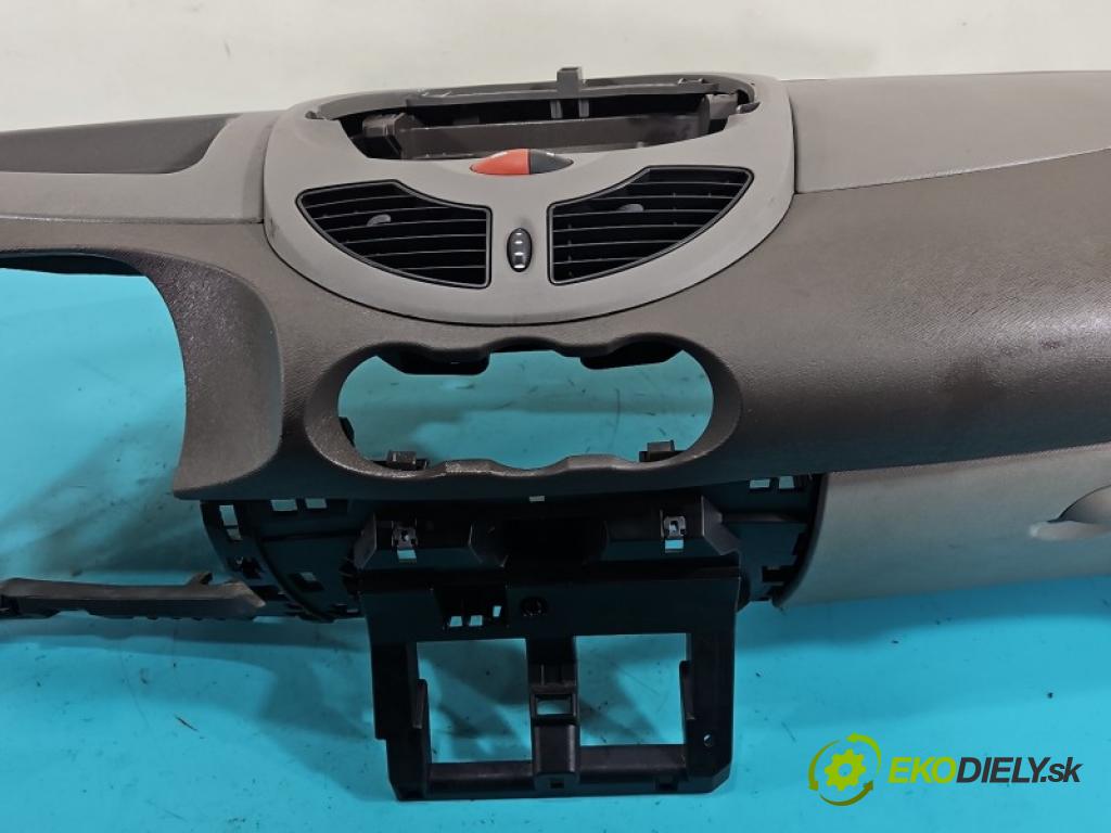 Renault Twingo II 2007-2014 1.5 dci 64 HP manual 47 kW 1461 cm3 3- kokpit,pristrojová doska rozdeľovacia