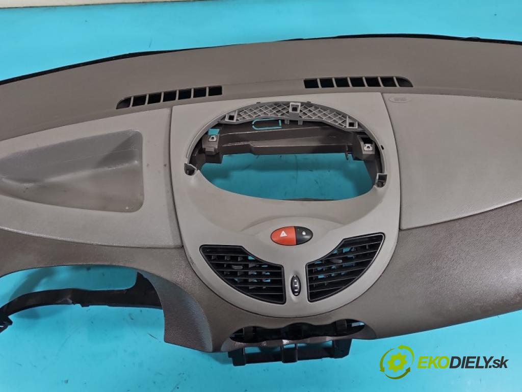 Renault Twingo II 2007-2014 1.5 dci 64 HP manual 47 kW 1461 cm3 3- kokpit,pristrojová doska rozdeľovacia