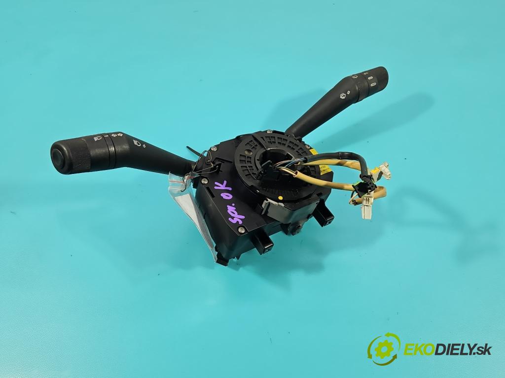 Fiat Punto Grande 1.4 8v 77 HP manual 57 kW 1368 cm3 5- prepínač komplex: 7354104240 (Prepínacie páčky pod volantom)