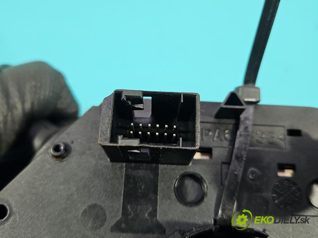 Fiat Punto Grande 1.4 8v 77 HP manual 57 kW 1368 cm3 5- prepínač komplex: 7354104240 (Prepínacie páčky pod volantom)