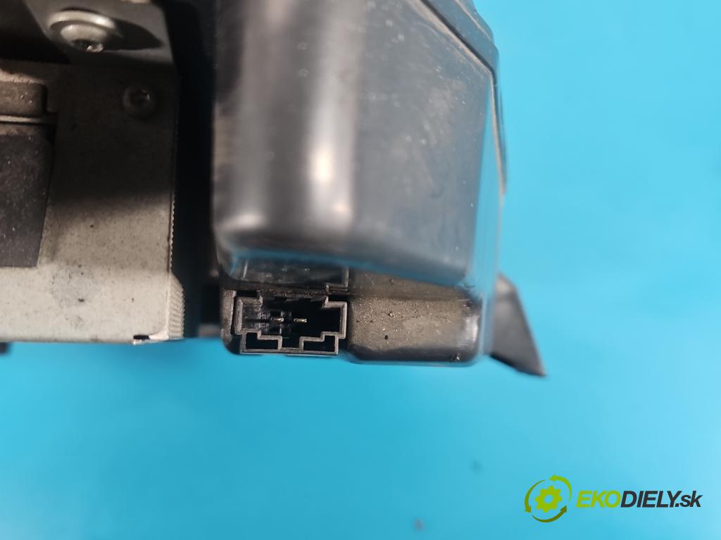 Audi A4 B6 2000-2004 1.9 tdi 131 HP manual 96 kW 1896 cm3 5- reproduktory komplet 8E9035223