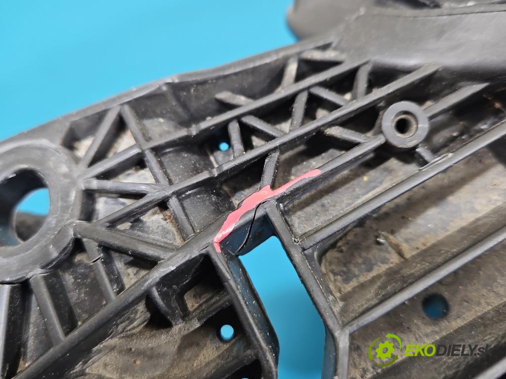 Peugeot 3008 II 2016-2023 1.6 T 300 hp automatic 221 kW 1598 cm3 5- světlo levý 9837759780 (Klika dveří ostatní)