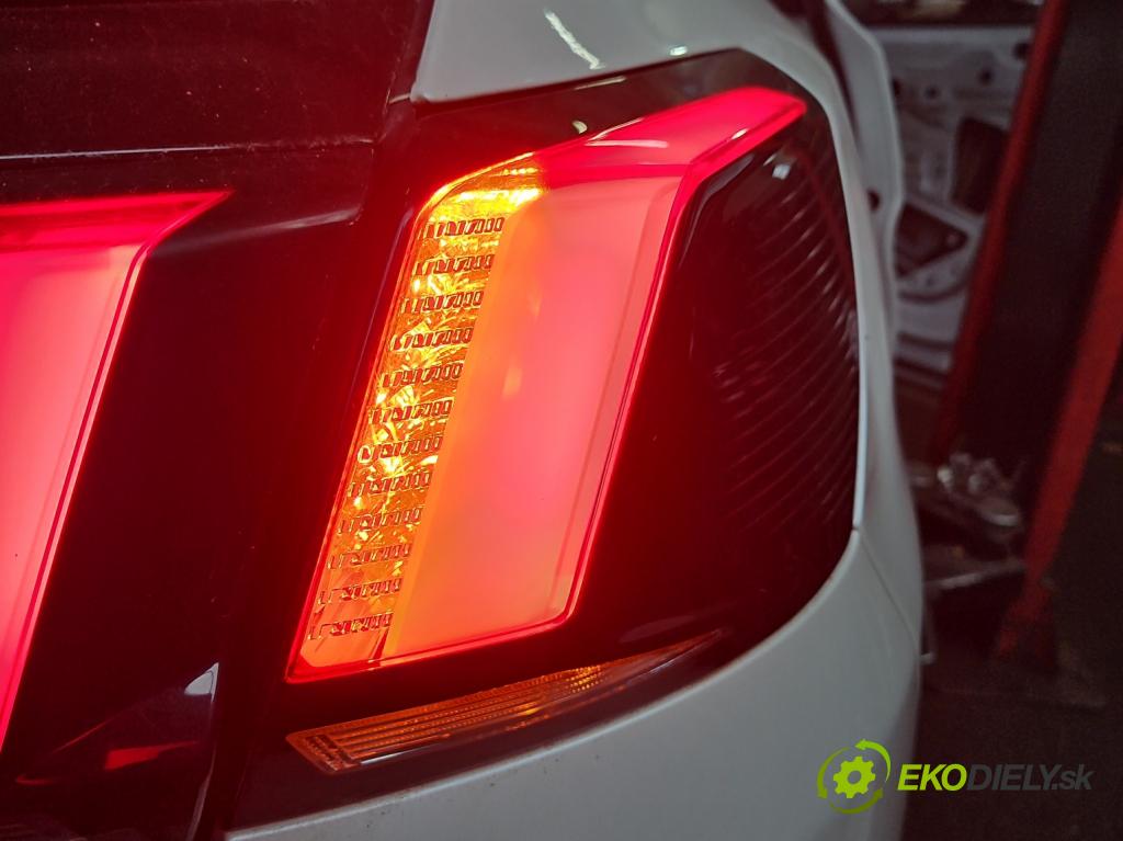 Peugeot 3008 II 2016-2023 1.6 T 300 HP automatic 221 kW 1598 cm3 5- svetlo / reflektor zadné pravé 9810477080 (Kľučka dverí ostatné)