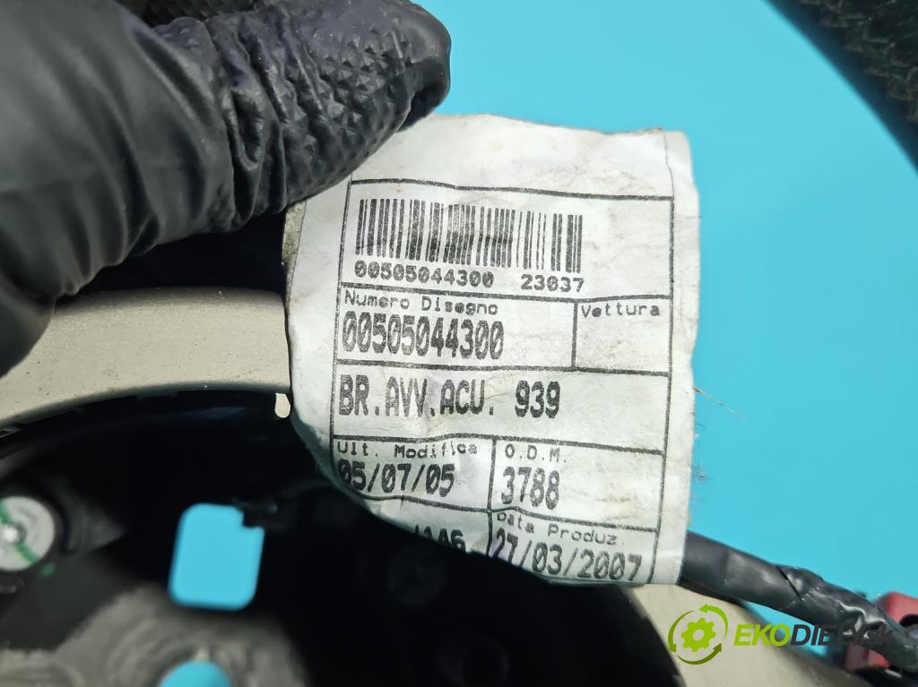 Alfa romeo 159 1.9 JTS 160 HP manual 118 kW 1859 cm3 4- volant 9N061290479 (Volant)