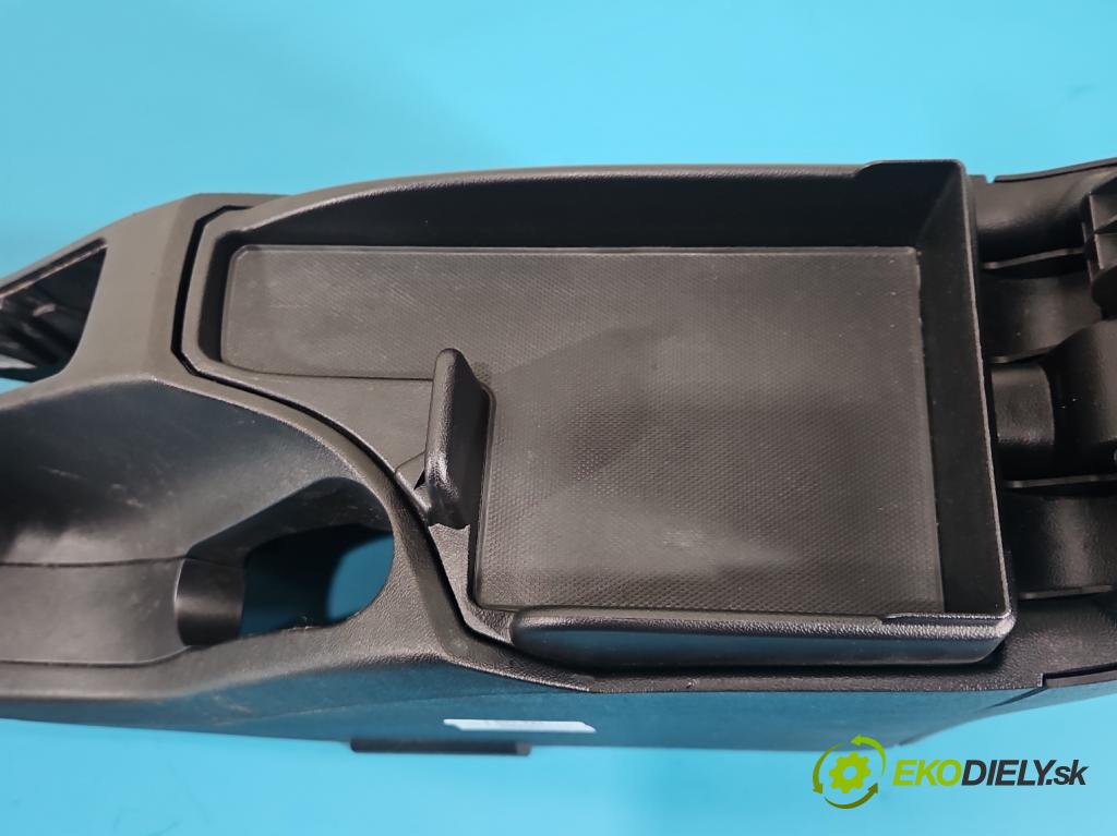 Seat Altea 1.9 tdi (BXE) 105 HP manual 77 kW 1896 cm3 5- operadlo  (Lakťová opierka)