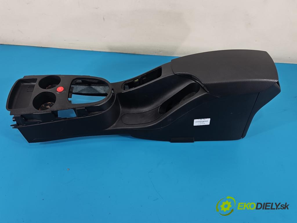 Seat Altea 1.9 tdi (BXE) 105 HP manual 77 kW 1896 cm3 5- operadlo  (Lakťová opierka)