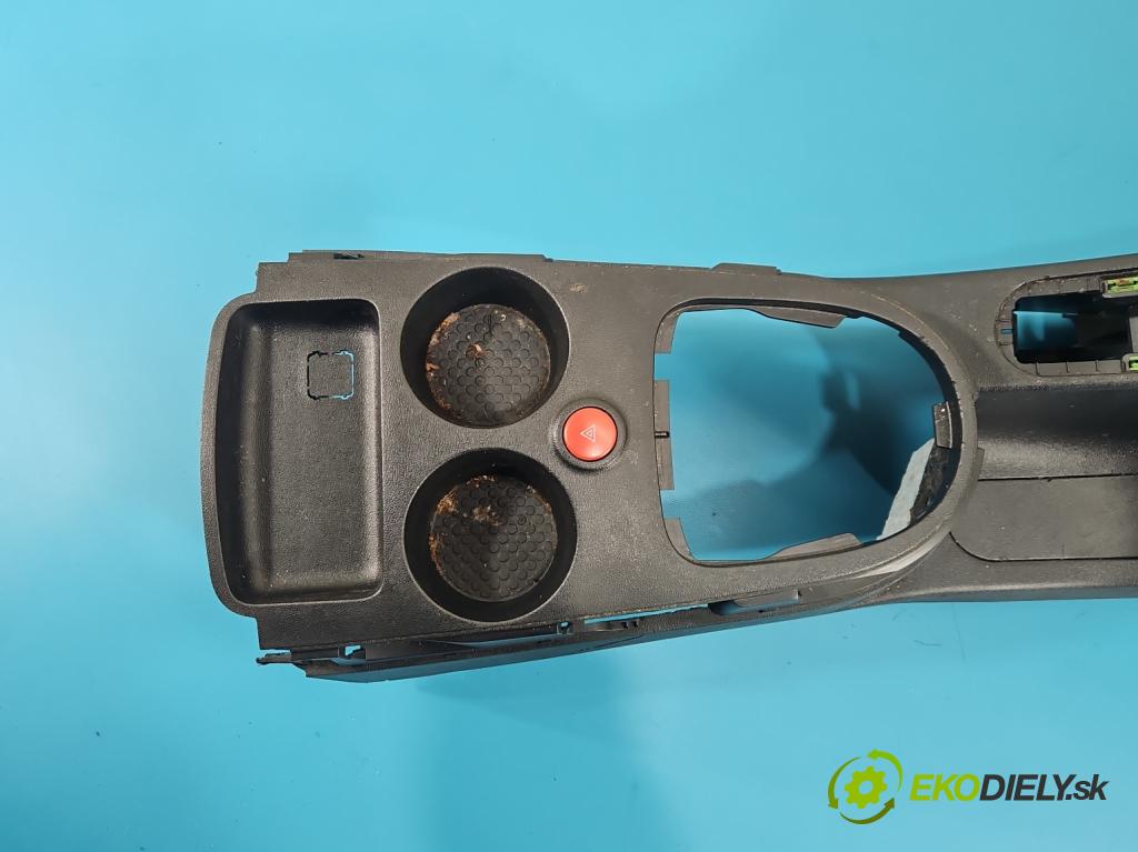 Seat Altea 1.9 tdi (BXE) 105 HP manual 77 kW 1896 cm3 5- operadlo  (Lakťová opierka)