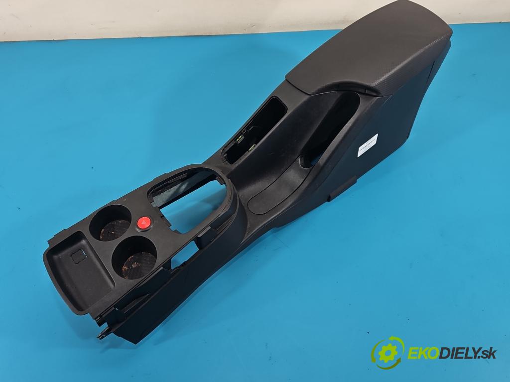 Seat Altea 1.9 tdi (BXE) 105 hp manual 77 kW 1896 cm3 5- loketní opěrka  (Loketní opěrka)