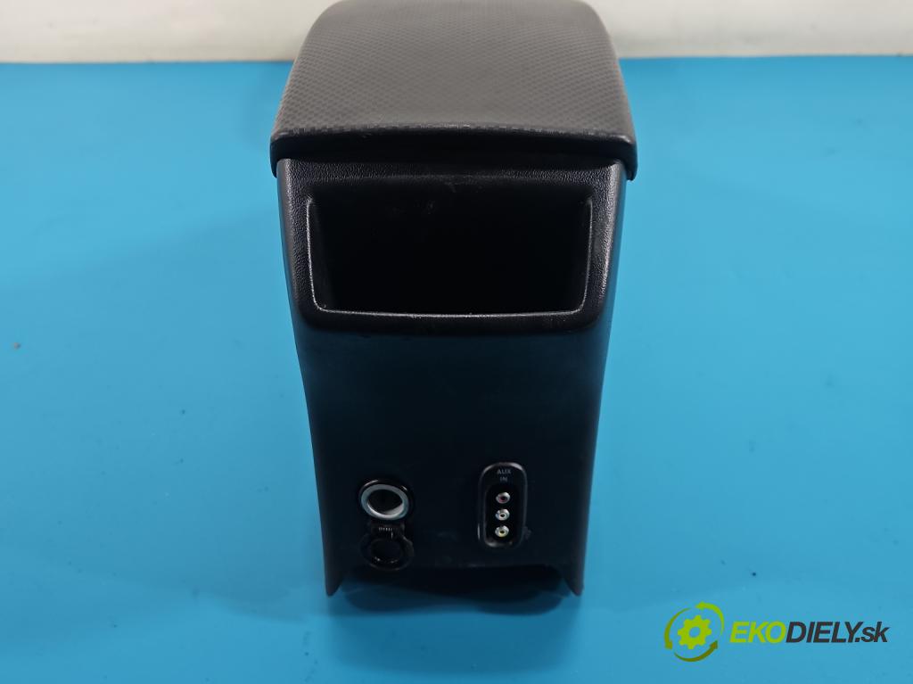 Seat Altea 1.9 tdi (BXE) 105 HP manual 77 kW 1896 cm3 5- operadlo  (Lakťová opierka)