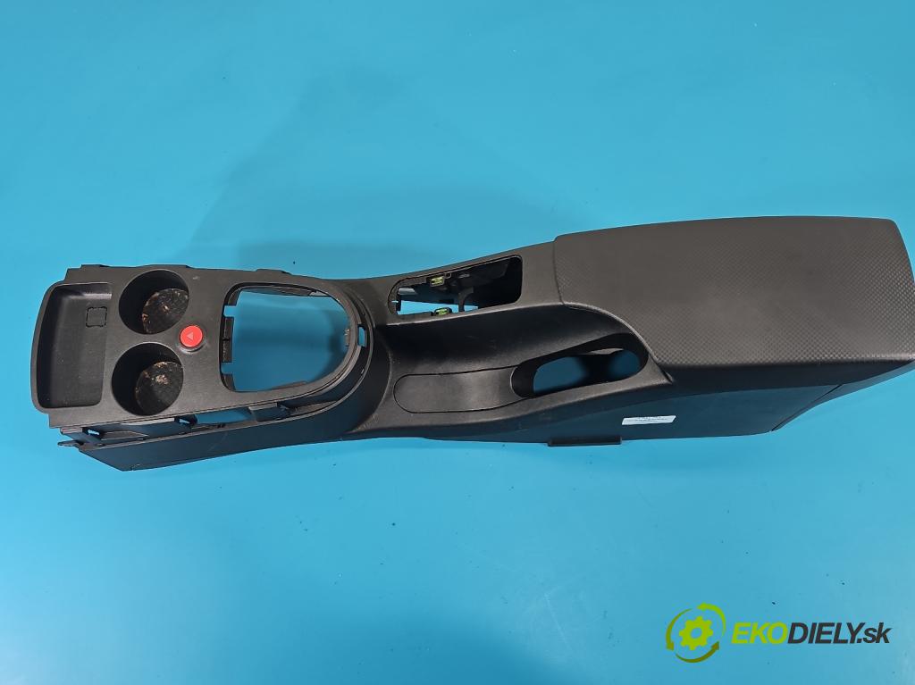 Seat Altea 1.9 tdi (BXE) 105 HP manual 77 kW 1896 cm3 5- operadlo  (Lakťová opierka)