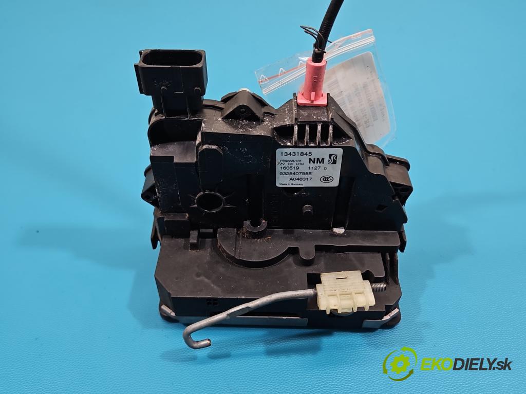 Opel Corsa E 2014-2019 1.4 16V 90 HP manual 66 kW 1398 cm3 5- zámok zadné pravý 13431845