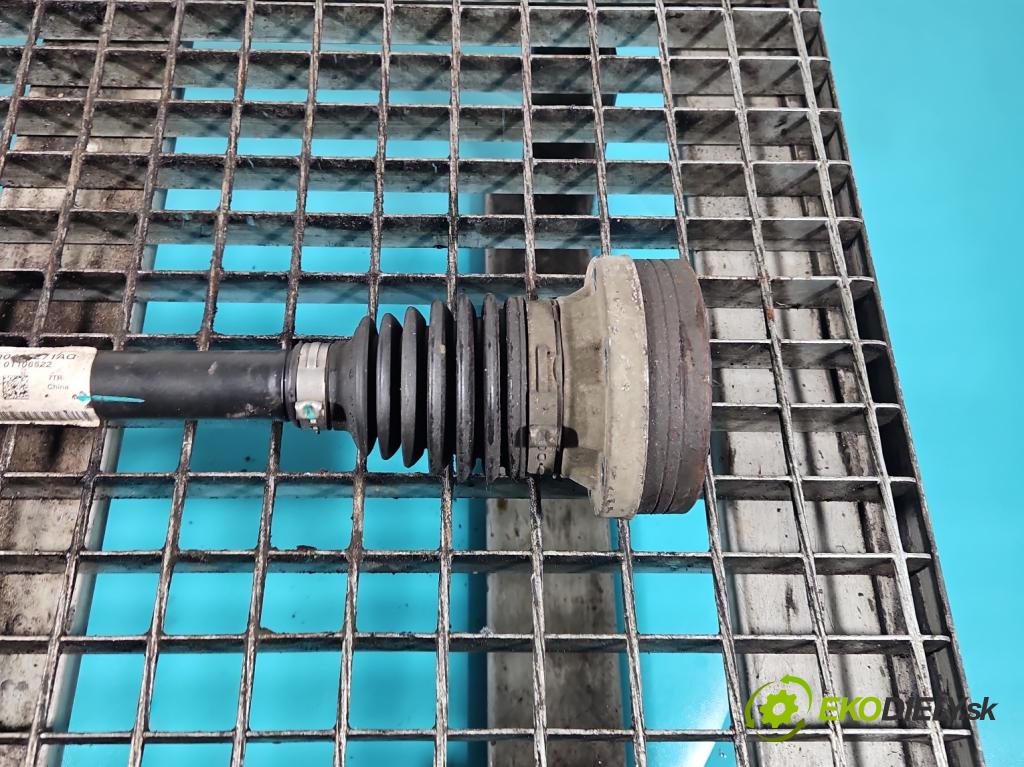 Vw Passat B8 2014 - 1.4 tsi 125 HP manual 92 kW 1395 cm3 4- poloos predné ľavé 3Q0407271AQ