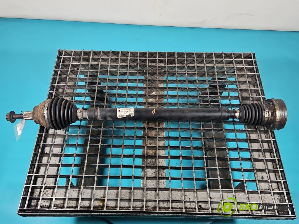 Vw Passat B8 2014 - 1.4 tsi 125 HP manual 92 kW 1395 cm3 4- poloos predné pravé 3Q0407272BN