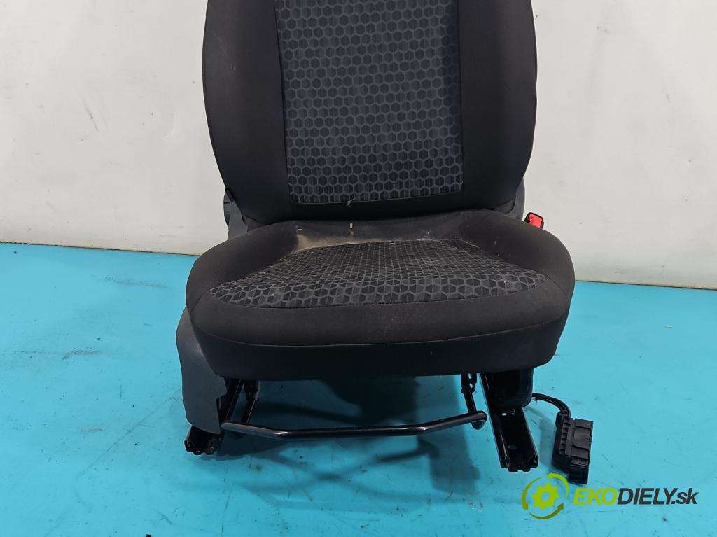 Opel Corsa E 2014-2019 1.4 16V 90 HP manual 66 kW 1398 cm3 5- Sedačka pravý  (Sedadlo)