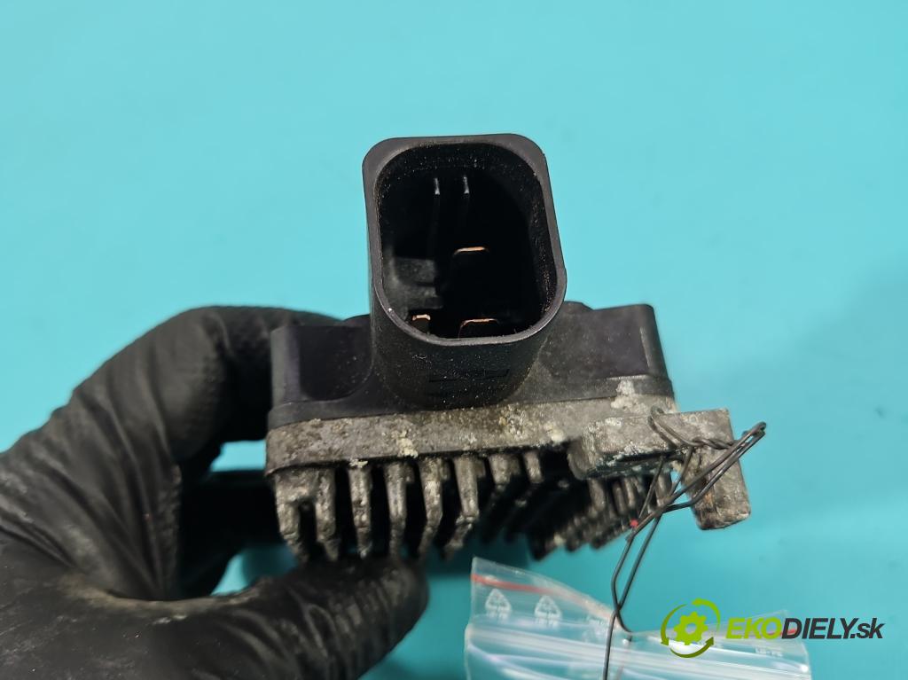 Bmw 3 F30 2011-2018 2.0d 184hp manual 135 kW 1995 cm3 5- Relé: ventilátoru 940011402